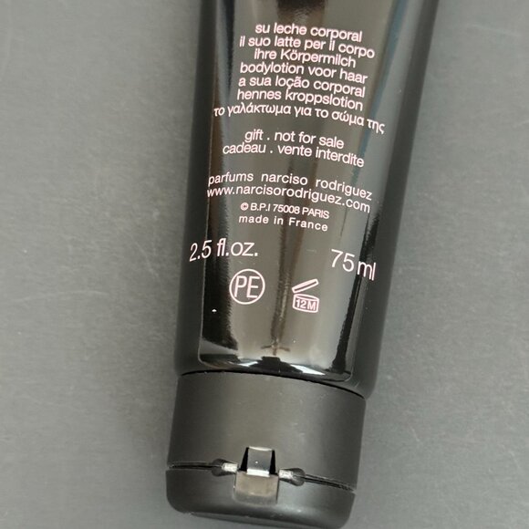 Narciso Rodriguez For Her 2-pc set: Body Lotion  & Pouch - Picture 8 of 16